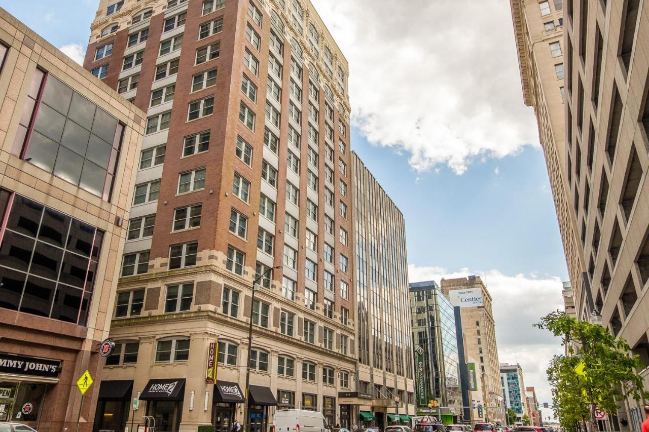 Frontdesk Penn Street Tower Apts Downtown Indy Lejlighed Indianapolis Eksteriør billede